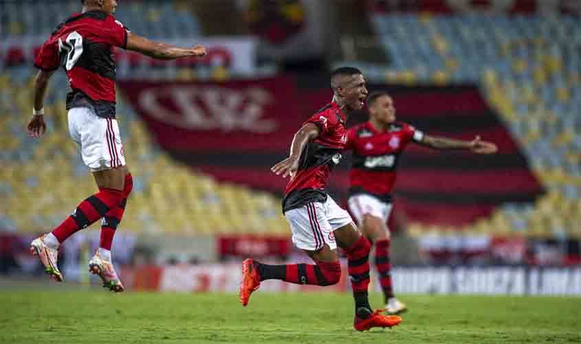 Estadual: com time alternativo, Flamengo supera Nova Iguaçu