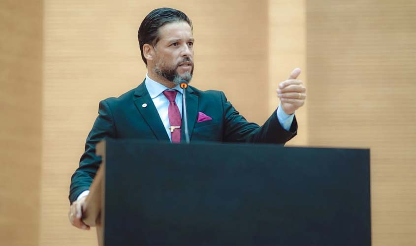 Camargo denuncia pedágio abusivo e propõe abatimento no IPVA