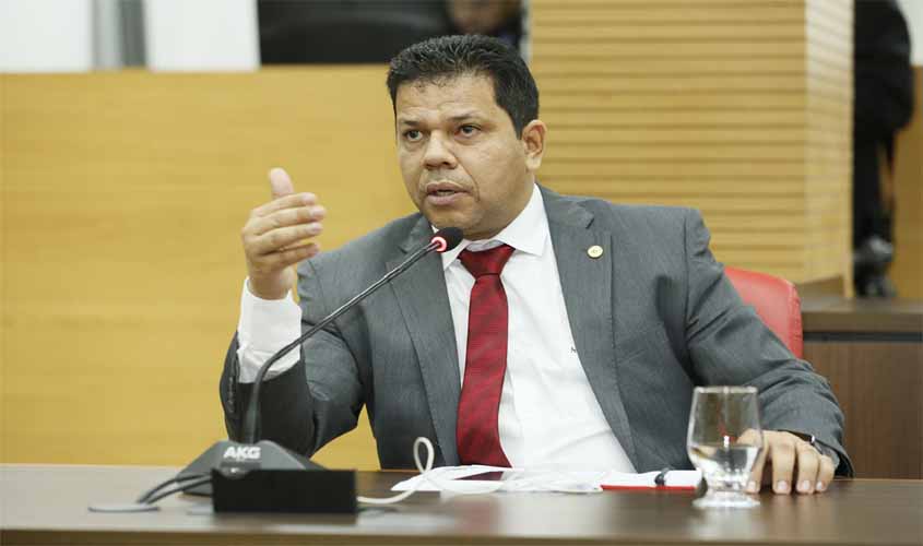 Deputado Jair Montes afirma ser contra pedido de afastamento do governador