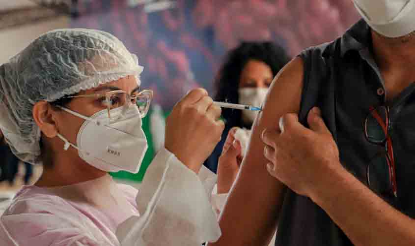 Porto Velho recebe vacina da Pfizer e amplia vacinação de grupos prioritários
