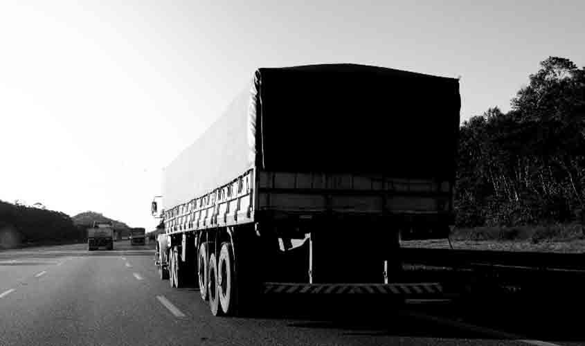 14 mil casos de roubos de cargas em rodovias são registrados no Brasil em 2020