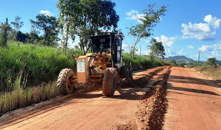 Equipe do DER segue com cronograma de manutenção para garantir trafegabilidade nas estradas rurais da região