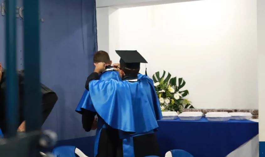 Formatura do EJA transforma vidas no sistema prisional