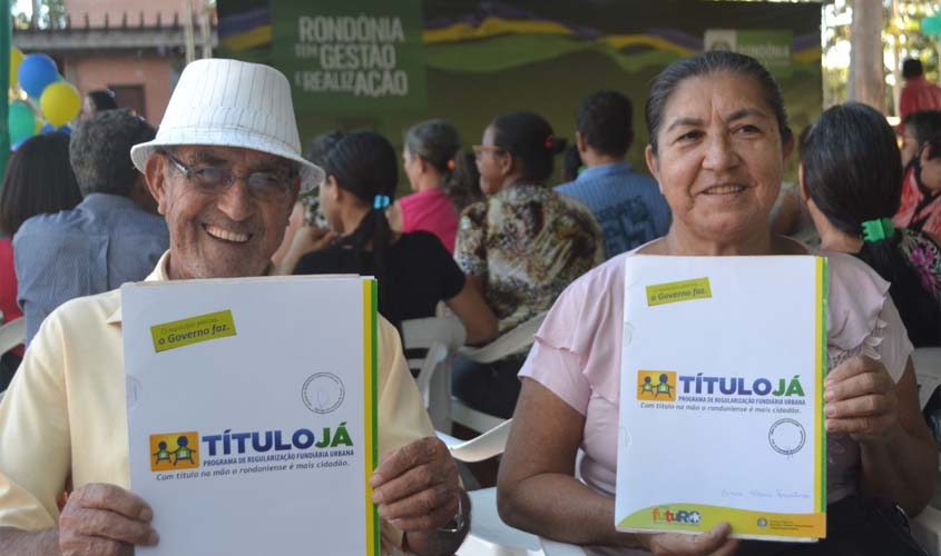 Famílias de Ouro Preto do Oeste recebem documentos definitivos de imóveis do programa Título Já