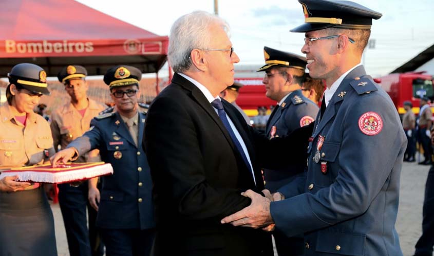 Vice-governador enaltece trabalho heroico do Corpo de Bombeiros