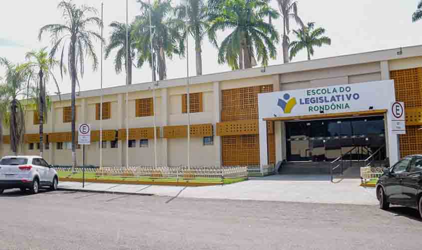 Escola do Legislativo realiza capacitação profissional em Especialista de Assessoria Parlamentar