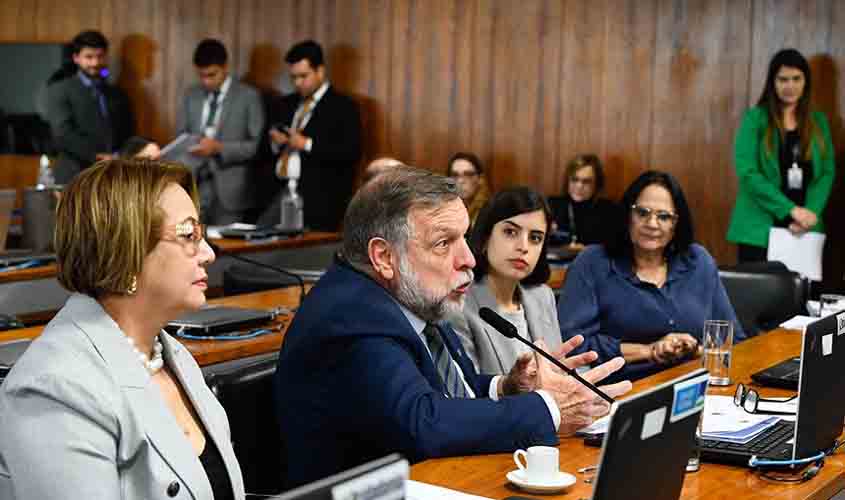 Criança tem direito de visitar mãe ou pai internados, decide CDH  