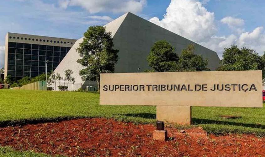 Indenização legal por encerramento de contrato pode beneficiar pessoa jurídica prestadora de serviço
