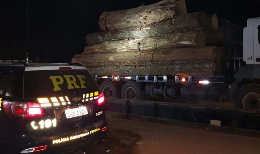 PRF flagra transporte ilegal de 15 m³ de madeira em Monte Negro