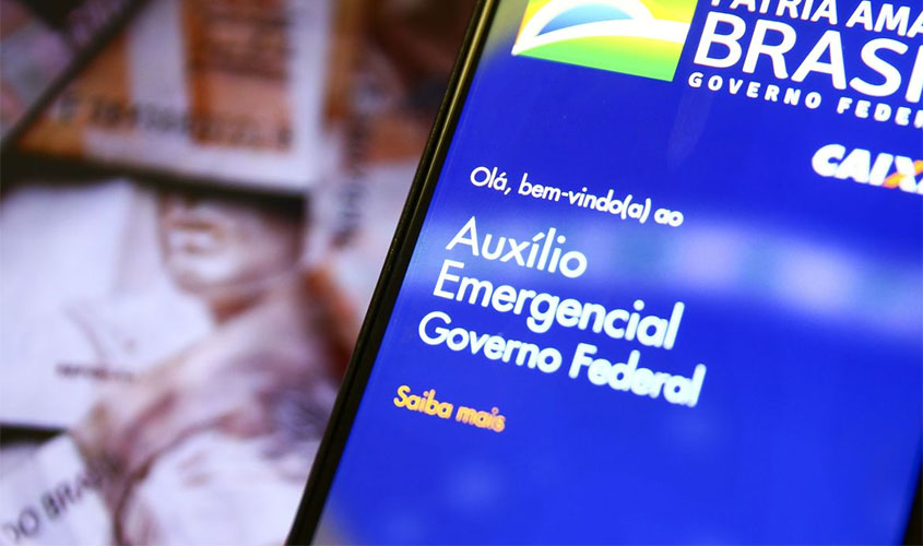 Auxílio emergencial de R$ 300 será pago até dezembro. Medida foi publicada nesta quinta 