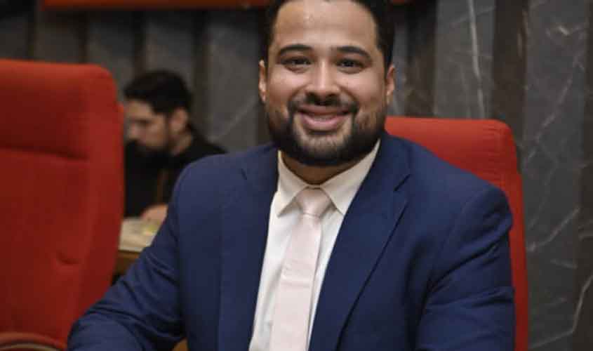 Saída ocorre em razão de novas oportunidades profissionais que Alex Teixeira passa a assumir