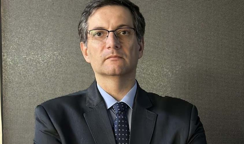 Condomínio em SC tenta proibir relações sexuais após 22h; advogado explica por que a regra é ilegal