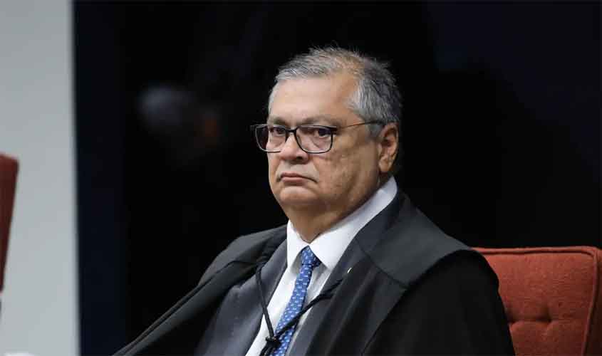 PF indicia mulher que tentou agredir Flávio Dino durante voo