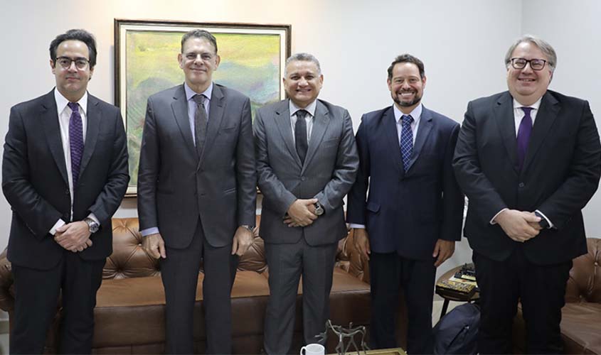 Presidente do TJRO recebe palestrantes de Congresso Penal