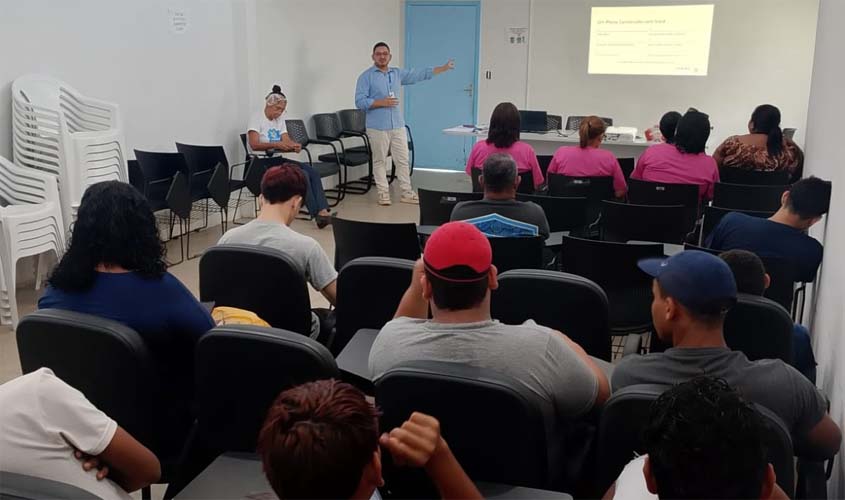Semias promove palestra para socioeducandos sobre autoconhecimento