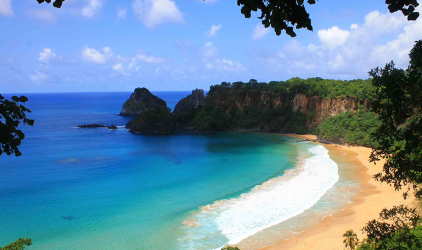 Viajantes almejam próximos feriados na praia