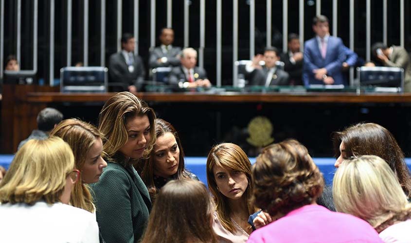 Apesar de maior presença na disputa ao Senado, bancada feminina reduz tamanho  