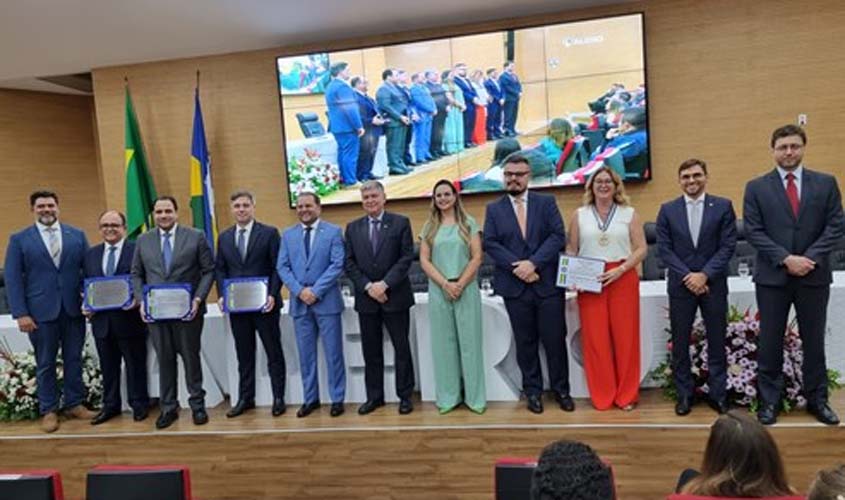 Presidente do Conselho Federal da OAB, Beto Simonetti, recebe título de cidadão honorário de Rondônia