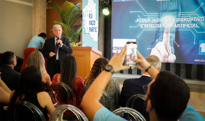 Presidente do TJRO destaca uso de inteligência artificial na Justiça de Rondônia durante conferência da OAB