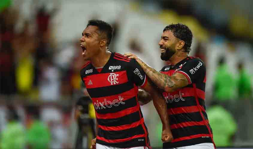 Flamengo sai na frente do Corinthians na semifinal da Copa do Brasil