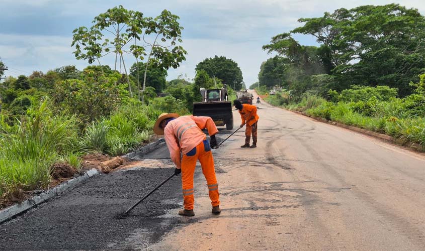 Governo de RO realiza obras na RO-010 entre Rolim e Nova Brasilândia