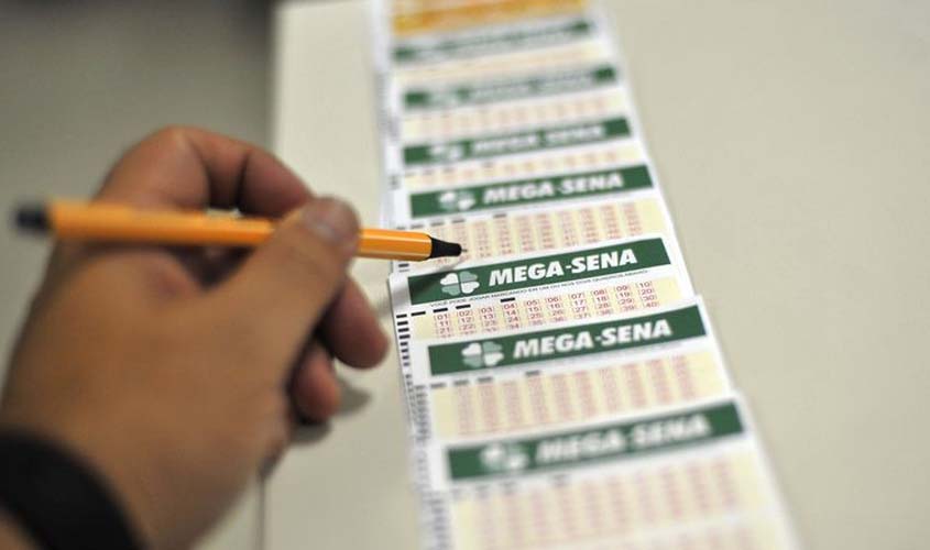 Mega-Sena pode pagar hoje prêmio de R$ 10 milhões