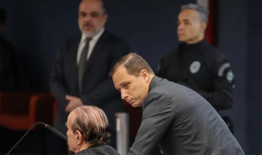 Mauro Cid retira tornozeleira eletrônica após audiência no STF