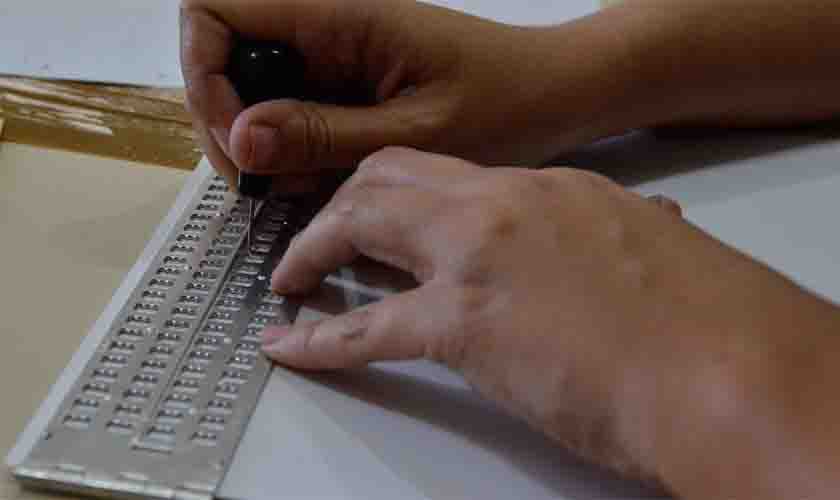 Pandemia reforça importância do braille para deficientes visuais