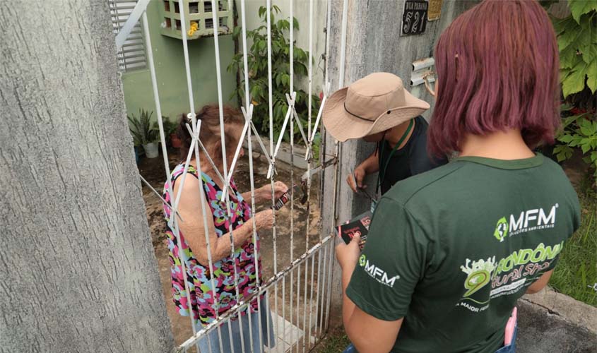 Moradores recebem orientações sobre queimadas e descarte correto do lixo