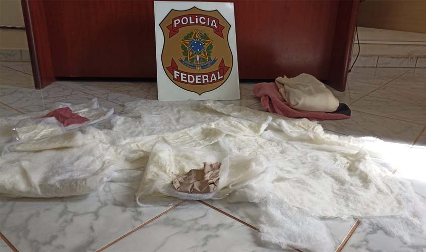 Polícia Federal prende bolivianos em flagrante ao tentarem o envio de drogas pelo correio