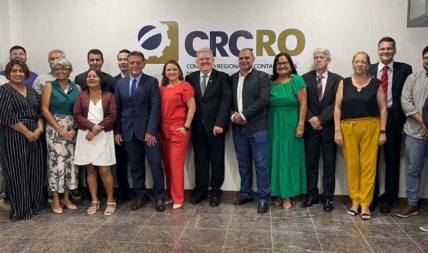 CRCRO empossa conselheiros e elege nova diretoria