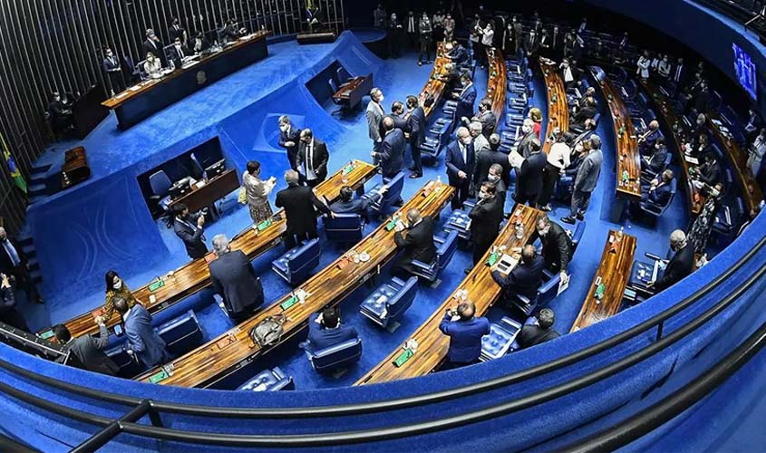 Governistas se dividem no Senado