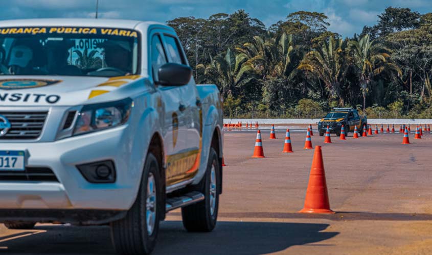 Agentes de trânsito de Porto Velho recebem capacitação para condução de veículos em emergência