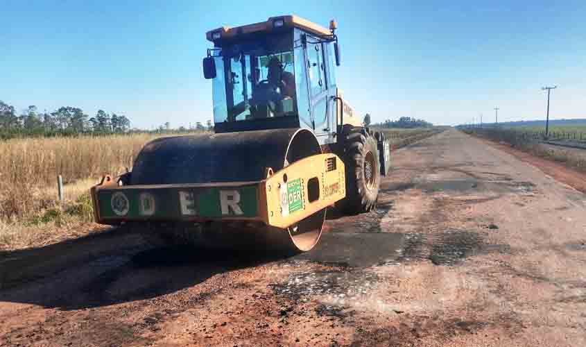 DER executa serviços de recuperação na RO-494, região de Primavera de Rondônia