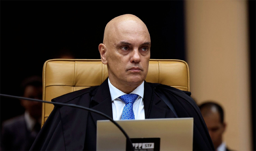 PF indicia três por calúnia contra ministro Alexandre de Moraes