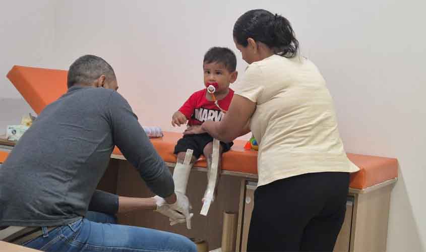 Obra da deputada Sílvia Cristina, oficina do Centro de Reabilitação prioriza fabricação de órteses para atender a grande demanda