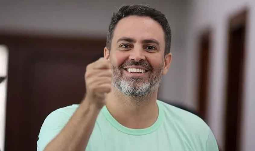 Léo Moraes faz história e tira do papel a valorização que os servidores esperavam há anos