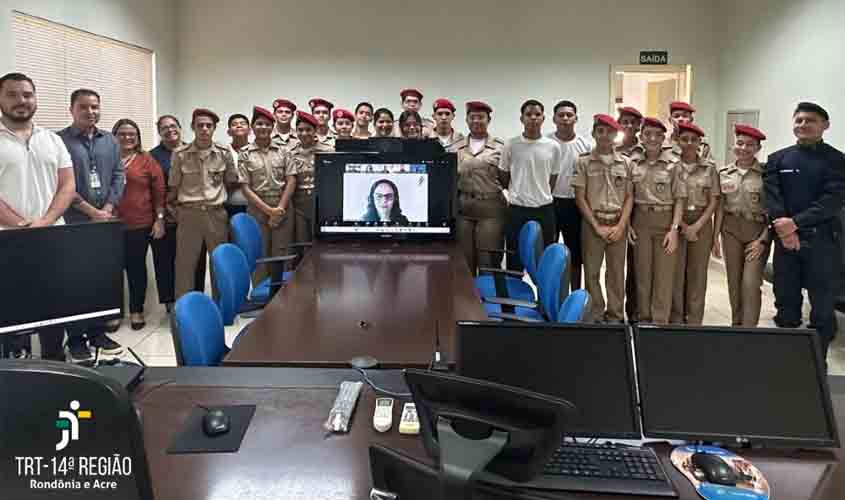 Justiça do Trabalho de Portas Abertas: VT de Guajará-Mirim recebe estudantes da Escola Estadual Tiradentes da Polícia Militar