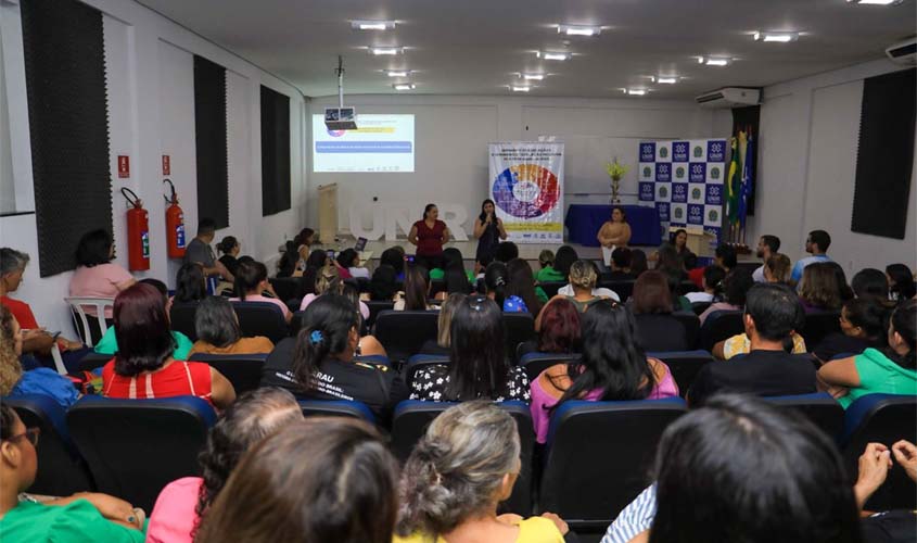 Semed realiza formação com cuidadores educacionais e professores do AEE