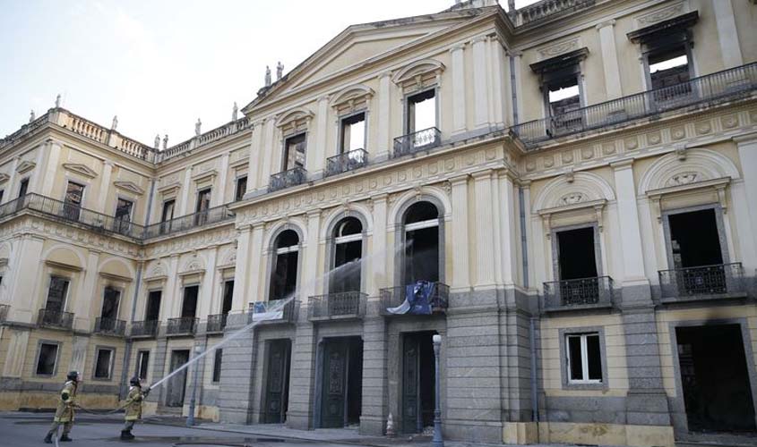 Ministério da Educação vai liberar R$ 10 milhões para Museu Nacional