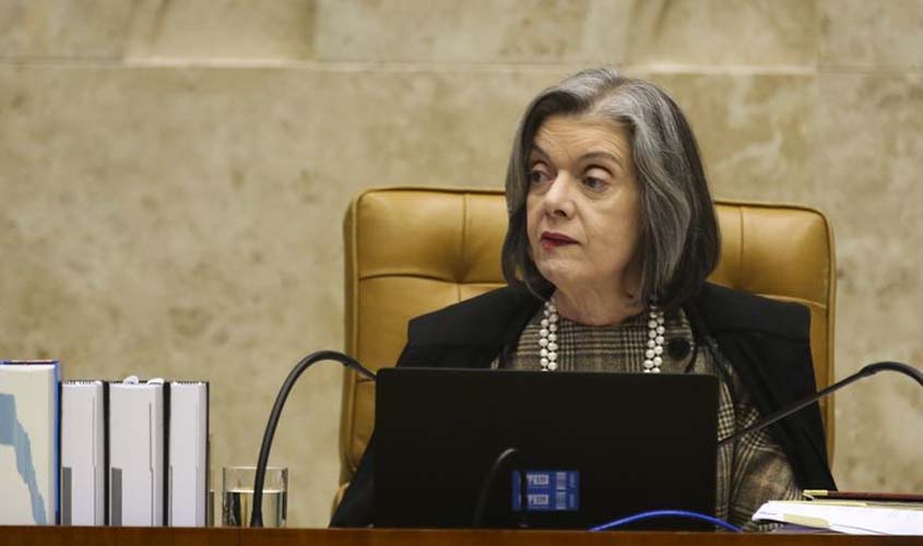 Cármen Lúcia comanda pela última vez sessão no CNJ