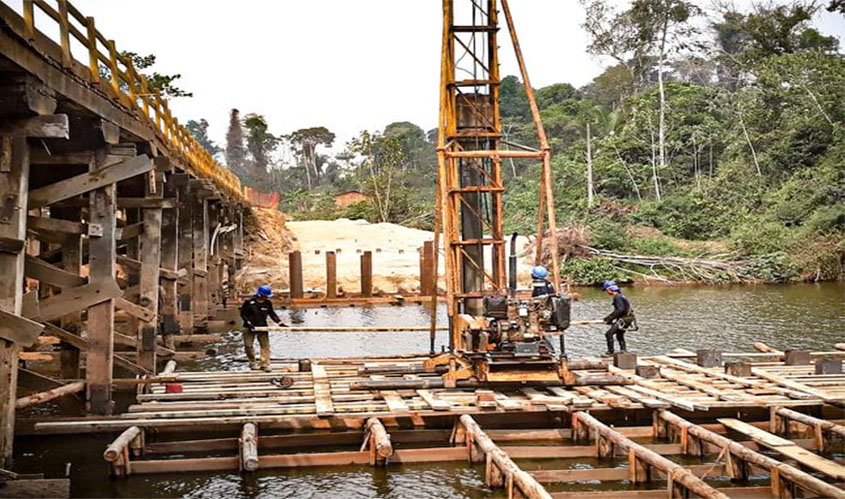 Iniciada a construção da ponte de concreto sobre o rio Jacy-Paraná