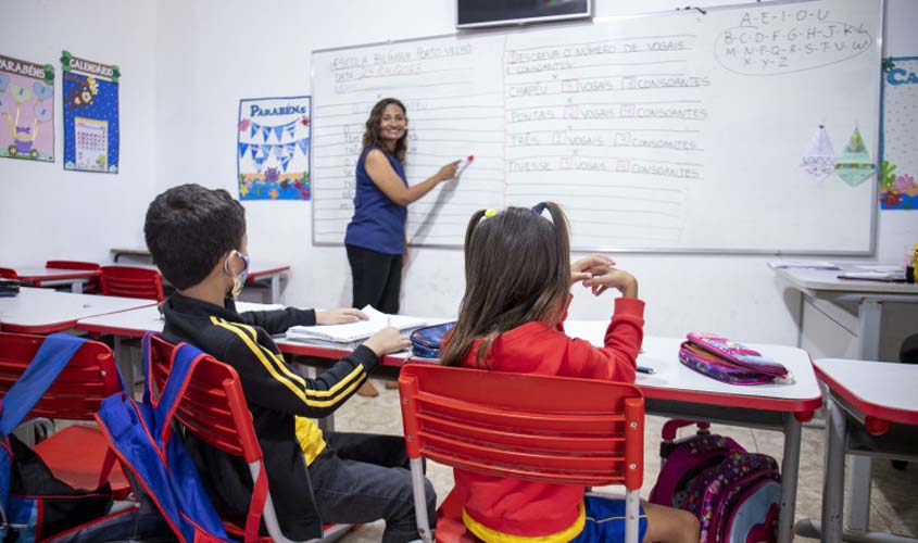 Técnicos da Educação visitam escolas do baixo Madeira