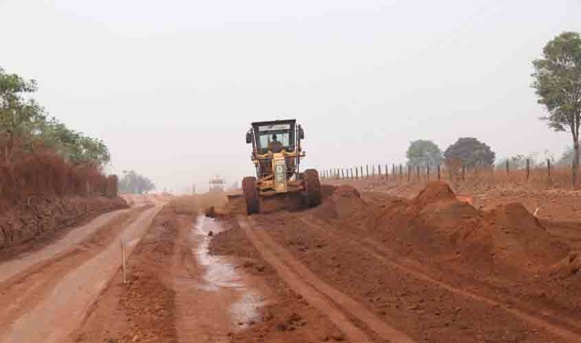 Obras de terraplanagem avançam para melhor infraestrutura na Rodovia-492