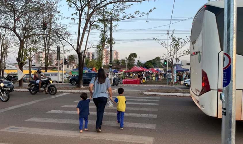 Botoeiras aumentam segurança de pedestres nas vias