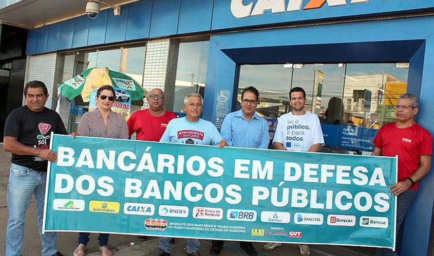 Bancários rondonienses realizam ato na Caixa contra desmonte dos bancos públicos