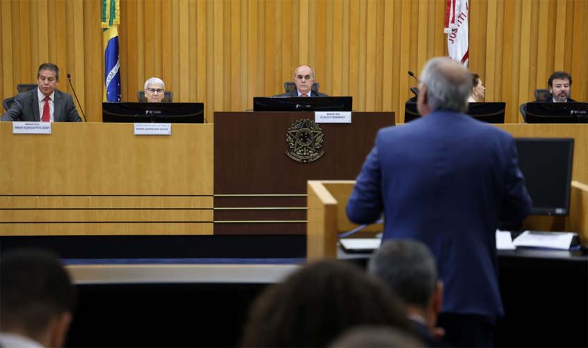 Especialistas analisam trabalho de motoristas de caminhão