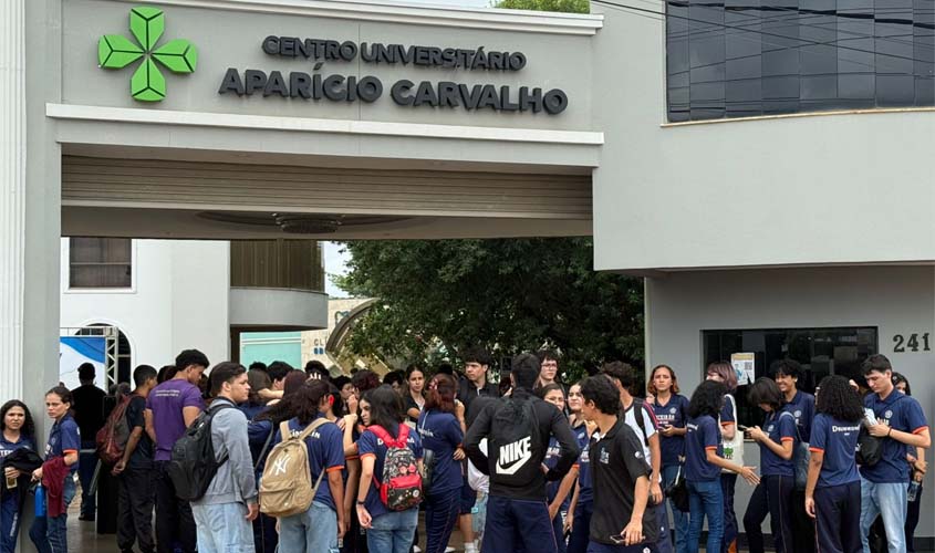 FIMCA e Metropolitana sorteiam tablets e fones para alunos