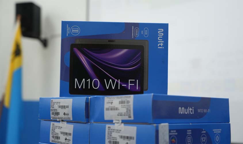 Jaci-Paraná entrega tablets a mais de 500 alunos