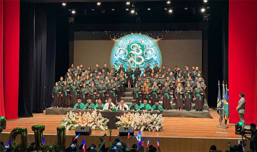 Faculdade Metropolitana forma 2ª turma de Medicina